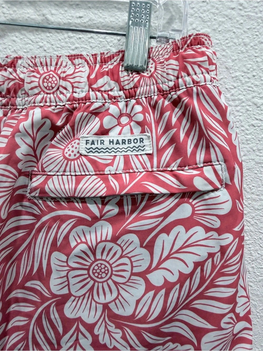 Fair Harbor Men's red  Floral Drawstring Shorts size large